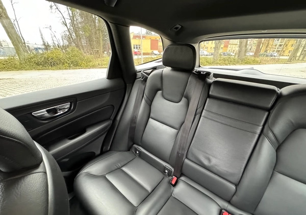 Volvo XC 60 cena 135000 przebieg: 107400, rok produkcji 2018 z Kłodzko małe 232